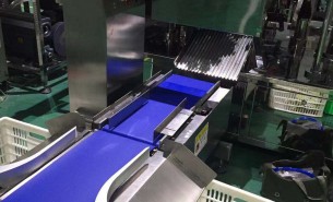 食品分級稱:雙撥桿自動區(qū)分欠重、超重和合格品,精細化生產